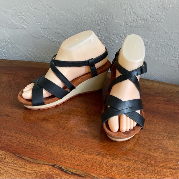 Wolky‎ Black and Brown Leather Wedge Size: 6 (37) - Picture 8 of 8